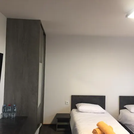 Mis & Ξενοδοχείο με διαμερίσματα 3*