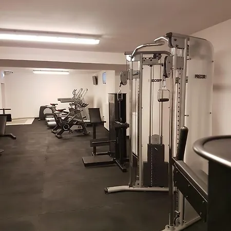 Ξενοδοχείο με διαμερίσματα Mis & 3*